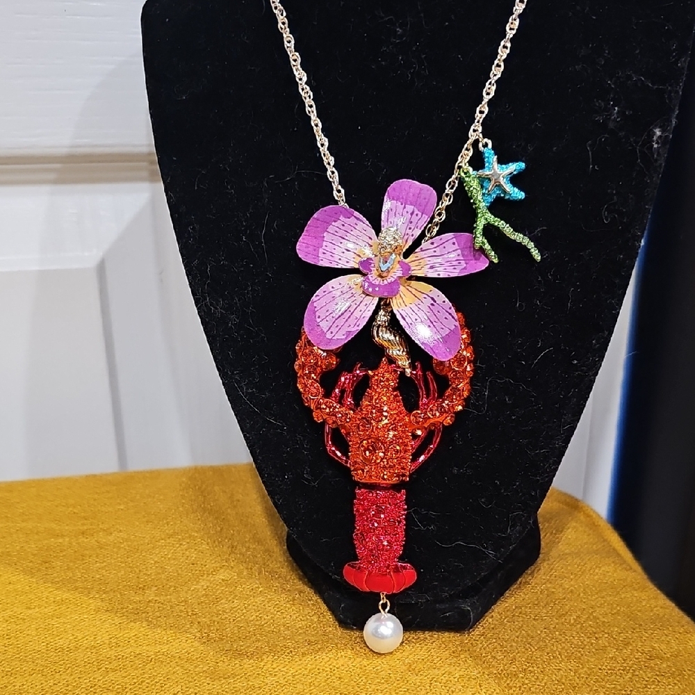 BETSEY JOHNSON Mermaid Jewels Lobster Orchid Statement Necklace NWT MSRP $98
